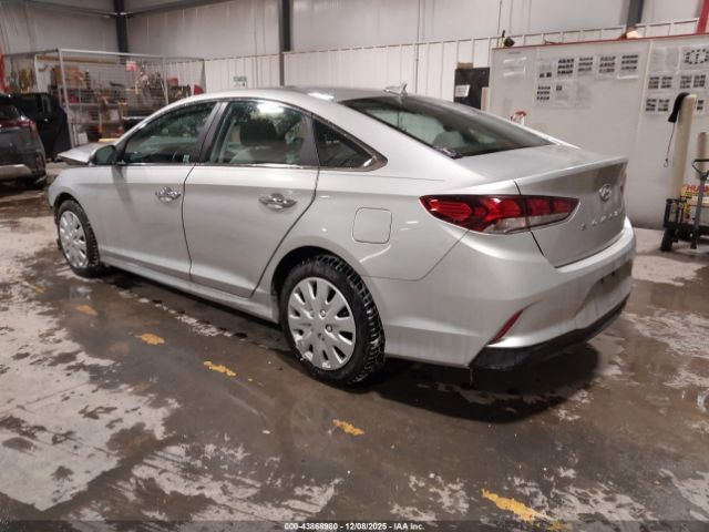 2018 HYUNDAI SONATA 5NPE34AF9JH653504 Photo 2