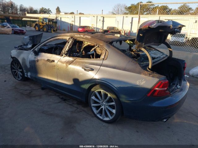 2020 VOLVO S60 7JRA22TKXLG066110 Photo 2
