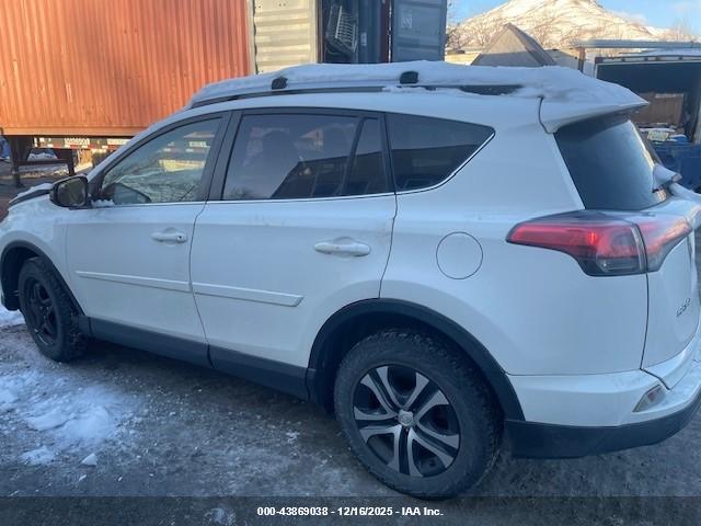 Toyota RAV4 LE 2016 JTMBFREV1GD193570 Image 3