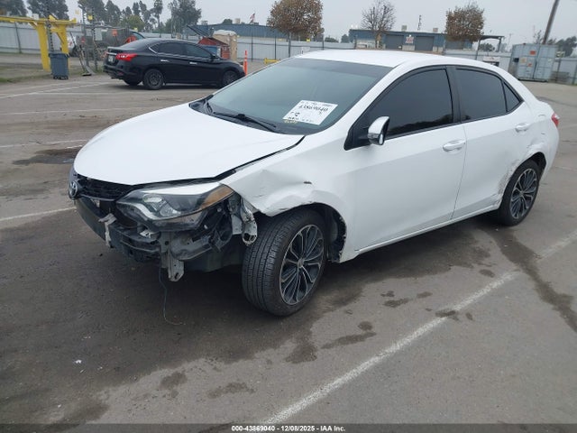 Toyota Corolla S Plus 2015 5YFBURHEXFP358304 Image 2
