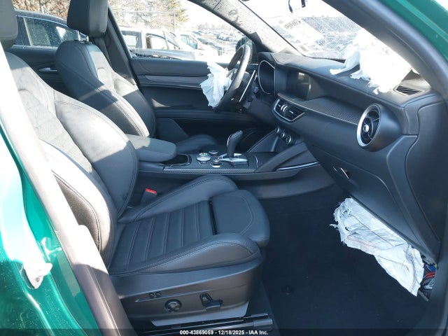 2024 ALFA ROMEO STELVIO ZASPAKEV4R7D93444 Photo 4