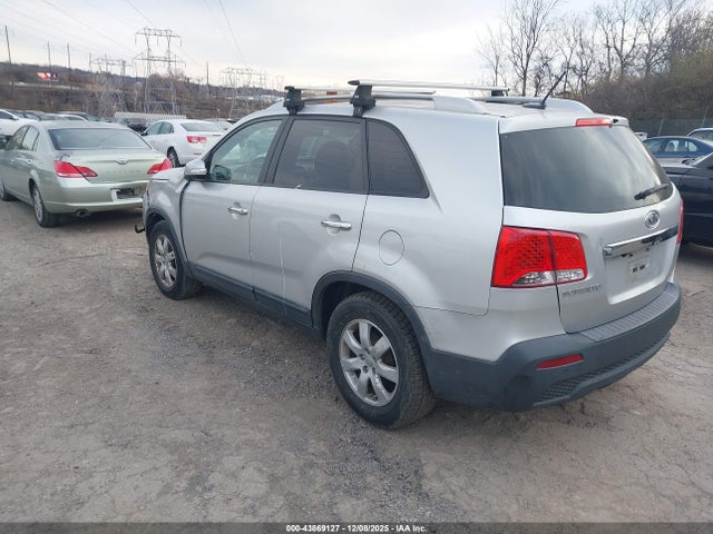 2013 KIA SORENTO 5XYKT3A68DG406743 Photo 2