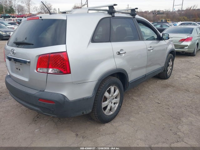 2013 KIA SORENTO 5XYKT3A68DG406743 Photo 3