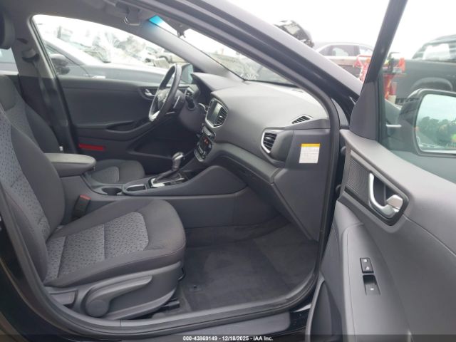 2019 HYUNDAI IONIQ HYBRID KMHC75LC6KU105905 Photo 4