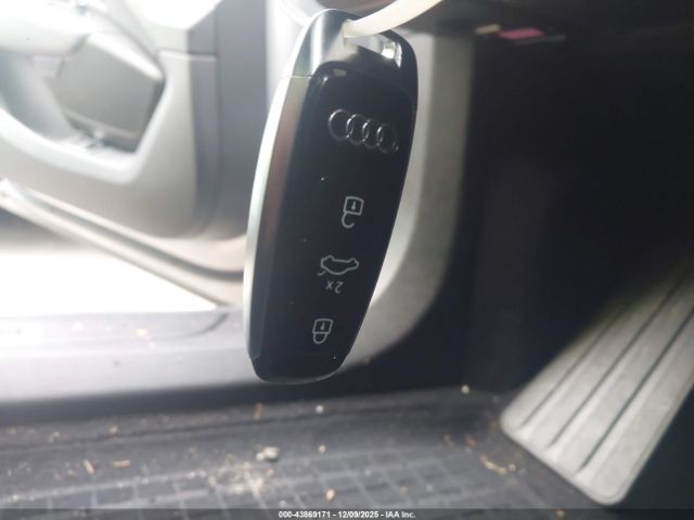 2022 AUDI E-TRON GT WAUFJBFW5N7010940 Photo 10