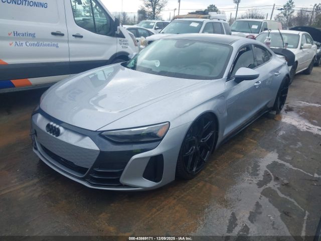 2022 AUDI E-TRON GT WAUFJBFW5N7010940 Photo 1