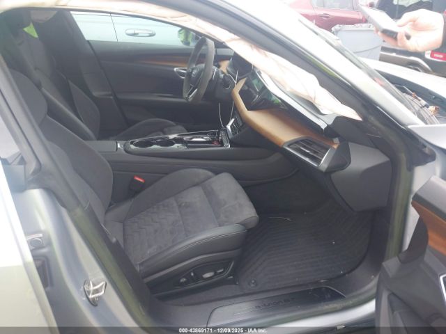 2022 AUDI E-TRON GT WAUFJBFW5N7010940 Photo 4
