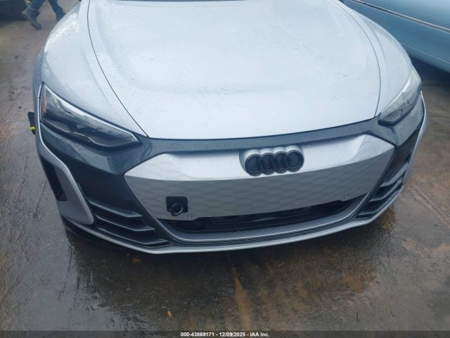 2022 AUDI E-TRON GT WAUFJBFW5N7010940 Photo 5