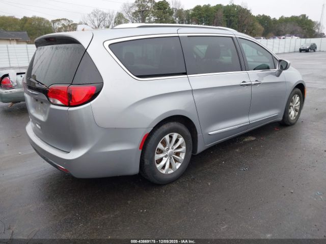 2019 CHRYSLER PACIFICA 2C4RC1BG9KR566827 Photo 3