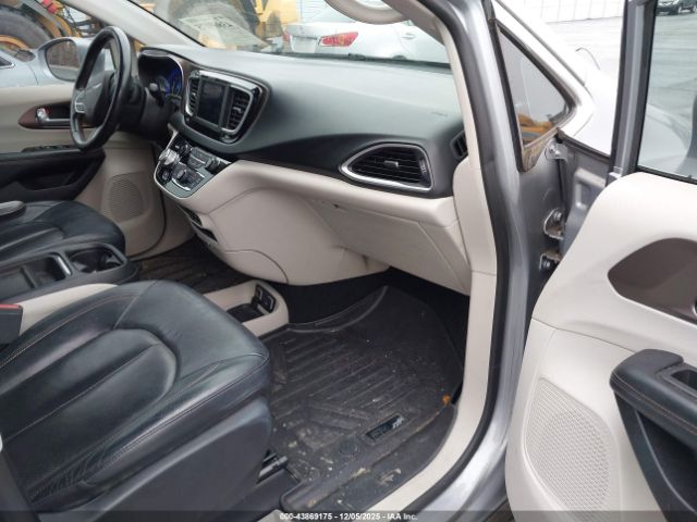 2019 CHRYSLER PACIFICA 2C4RC1BG9KR566827 Photo 4