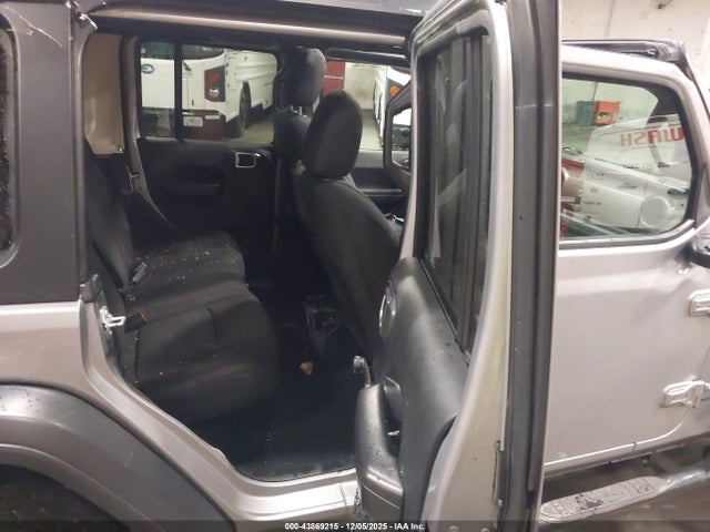 1C4HJXDG6JW161399 Jeep Wrangler Unlimited Sport 4x4