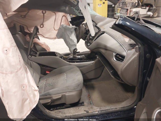 1G1ZF5SX8GF317926 Chevrolet MALIBU 2LT