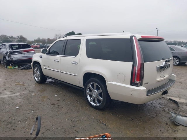 2011 CADILLAC ESCALADE ESV 1GYS3JEF6BR182198 Photo 2