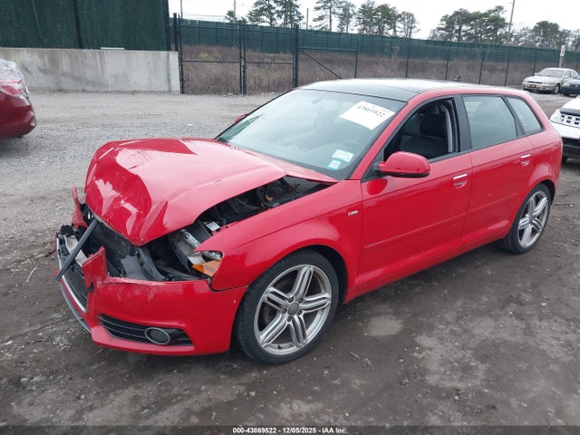 2013 AUDI A3 WAUKJAFM9DA021433 Photo 1