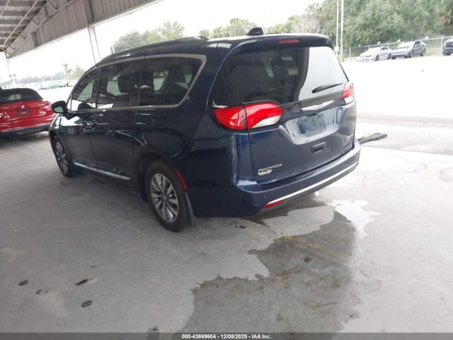 2020 CHRYSLER PACIFICA HYBRID 2C4RC1N73LR211214 Photo 2
