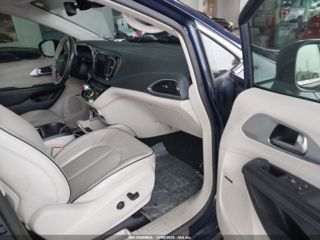 2020 CHRYSLER PACIFICA HYBRID 2C4RC1N73LR211214 Photo 4