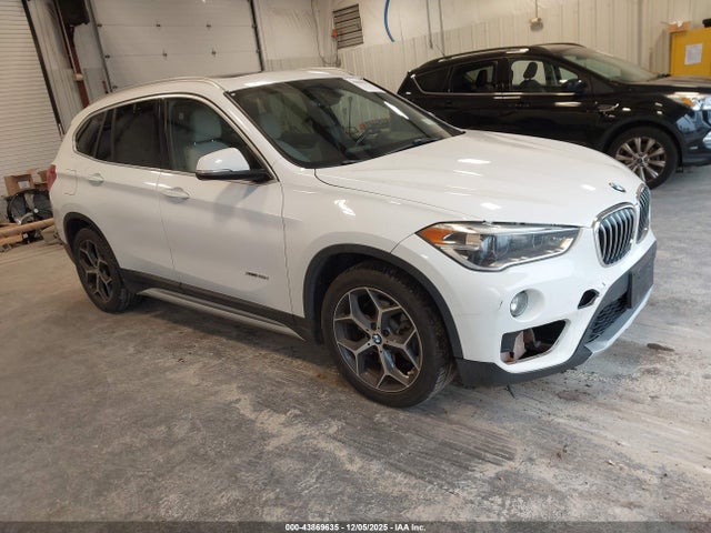 2016 BMW X1 WBXHT3Z30G4A50589