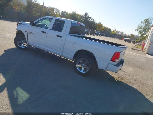 2018 RAM 1500 1C6RR6FT3JS183442 Photo 2