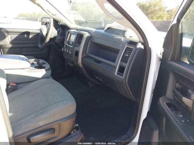 2018 RAM 1500 1C6RR6FT3JS183442 Photo 4