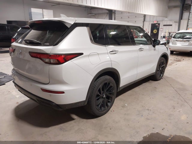2023 MITSUBISHI OUTLANDER JA4J4VA87PZ041350 Photo 3