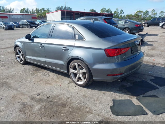 2016 AUDI A3 WAUA7GFF4G1032651 Photo 2