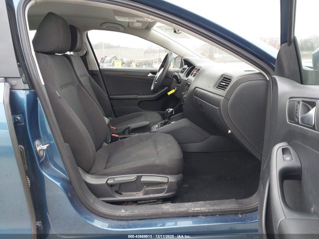 2015 Volkswagen Jetta 2.0l S მანქანა იყიდება აუქციონზე, vin: 3VW2K7AJ6FM355437, აუქციონის ნომერი: 43869913