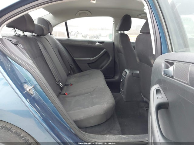 2015 Volkswagen Jetta 2.0l S მანქანა იყიდება აუქციონზე, vin: 3VW2K7AJ6FM355437, აუქციონის ნომერი: 43869913