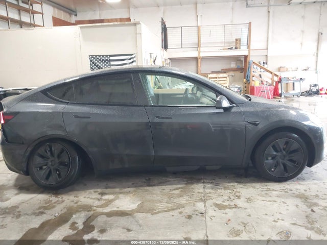 7SAYGDEE0SF294680 Tesla Model Y Long Range Dual Motor All-wheel Drive