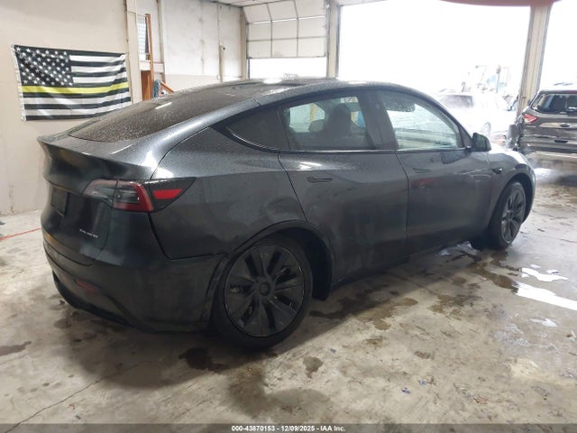 2025 TESLA MODEL Y 7SAYGDEE0SF294680 Photo 3