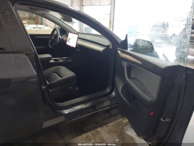 2025 TESLA MODEL Y 7SAYGDEE0SF294680 Photo 4