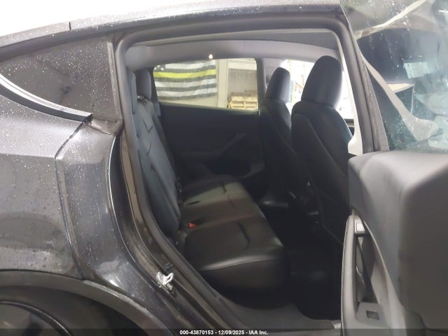 2025 TESLA MODEL Y 7SAYGDEE0SF294680 Photo 7