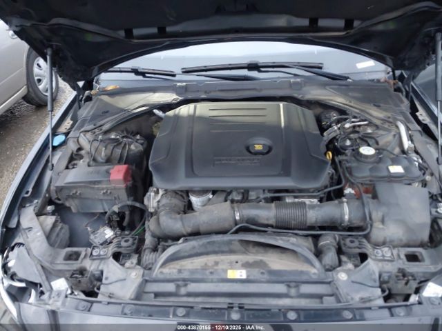 2017 JAGUAR XE SAJAK4BN1HA952639 Photo 9