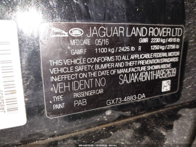 2017 JAGUAR XE SAJAK4BN1HA952639 Photo 8