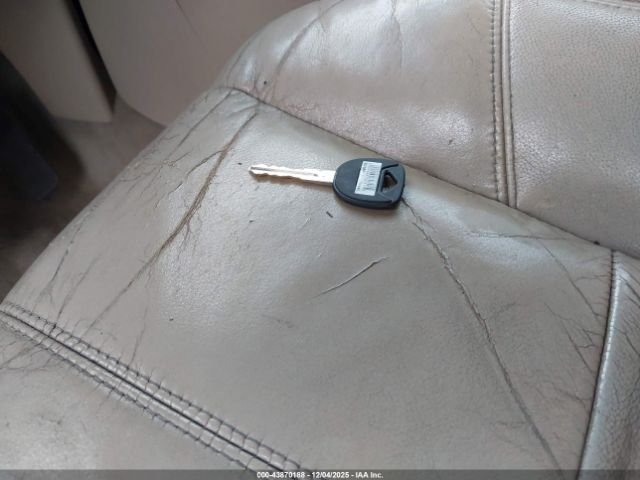 2011 CHEVROLET TAHOE 1GNSCBE05BR265880 Photo 10