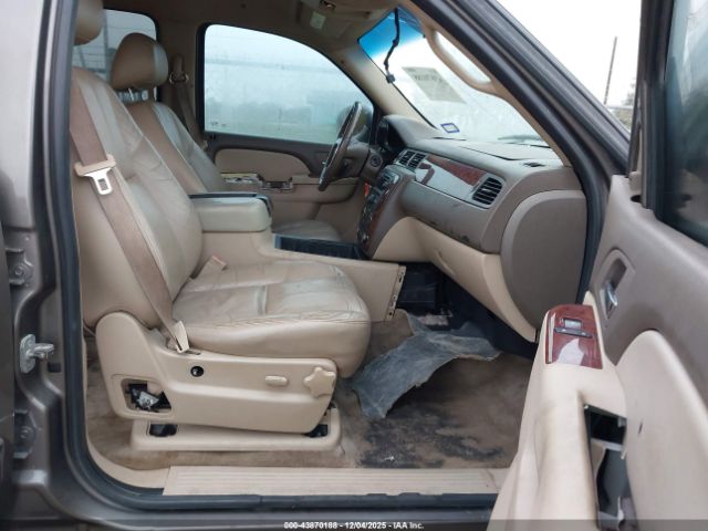 2011 CHEVROLET TAHOE 1GNSCBE05BR265880 Photo 4