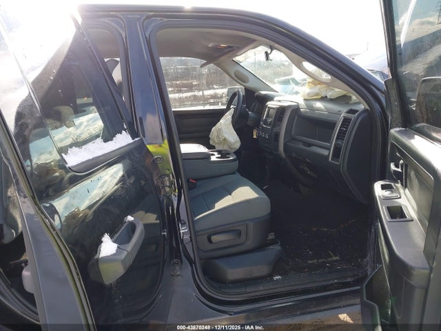 2018 Ram 1500 Express  4x4 6'4 Box მანქანა იყიდება აუქციონზე, vin: 1C6RR7FT1JS351150, აუქციონის ნომერი: 43870248