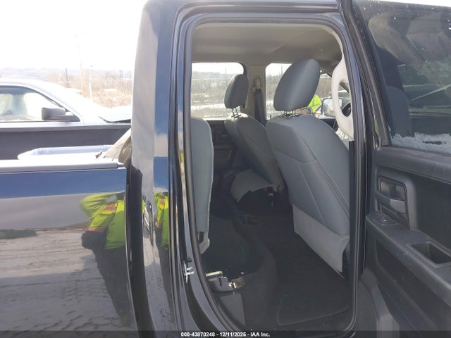 2018 Ram 1500 Express  4x4 6'4 Box მანქანა იყიდება აუქციონზე, vin: 1C6RR7FT1JS351150, აუქციონის ნომერი: 43870248