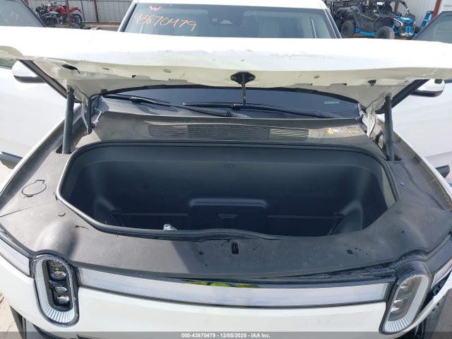 2023 RIVIAN R1T 7FCTGAAA9PN021331 Photo 9