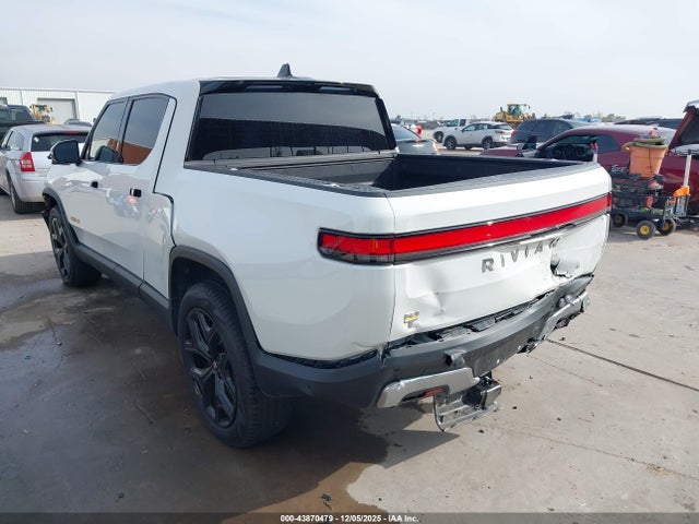 2023 RIVIAN R1T 7FCTGAAA9PN021331 Photo 2