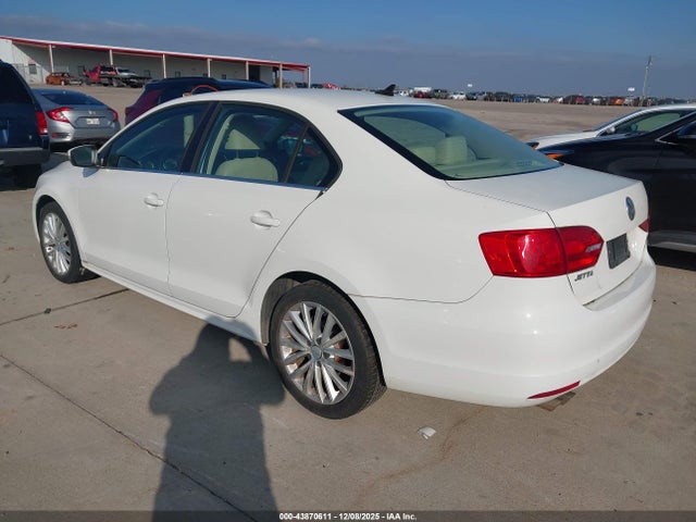 2013 Volkswagen Jetta 2.0l Tdi მანქანა იყიდება აუქციონზე, vin: 3VW3L7AJ4DM274435, აუქციონის ნომერი: 43870611