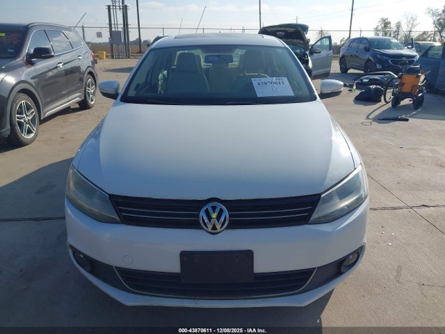 2013 Volkswagen Jetta 2.0l Tdi მანქანა იყიდება აუქციონზე, vin: 3VW3L7AJ4DM274435, აუქციონის ნომერი: 43870611