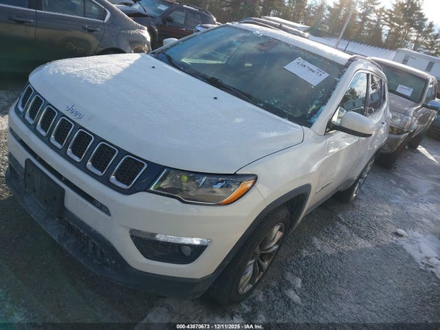 Jeep Compass Latitude 4x4 2018 3C4NJDBB5JT144320 Image 2