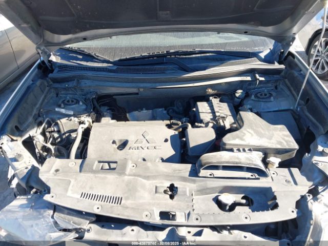 2017 MITSUBISHI OUTLANDER JA4AD3A32HZ055215 Photo 9