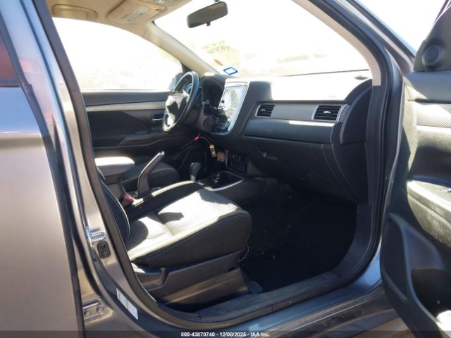 2017 MITSUBISHI OUTLANDER JA4AD3A32HZ055215 Photo 4