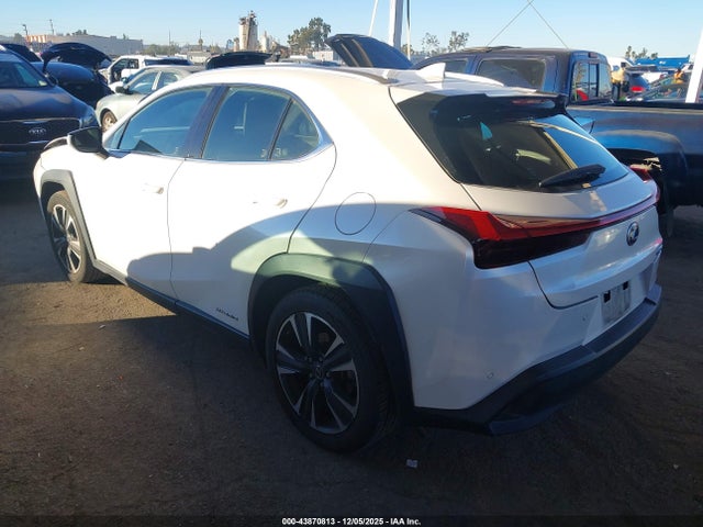 Lexus UX 250H 2021 JTHX9JBH1M2043915 Image 3