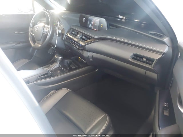 JTHX9JBH1M2043915 Lexus UX 250H