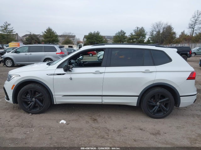 2023 Volkswagen Tiguan 2.0t Se R-line Black მანქანა იყიდება აუქციონზე, vin: 3VV8B7AXXPM083902, აუქციონის ნომერი: 43870826
