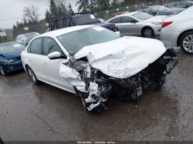 2015 VOLKSWAGEN PASSAT 1VWAT7A31FC013132