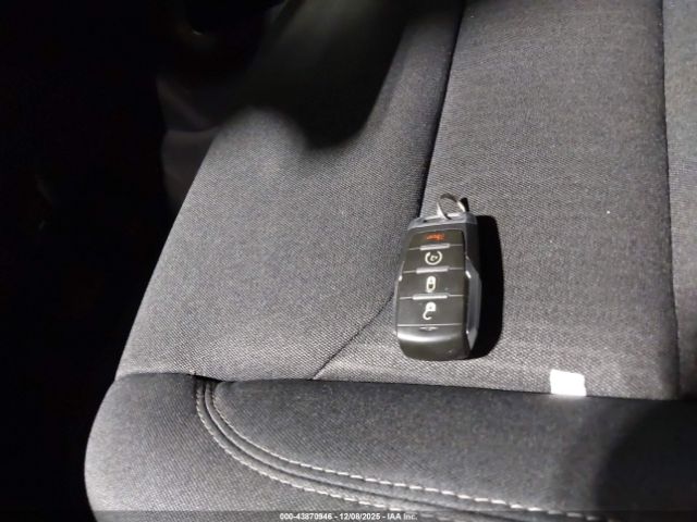 2021 RAM 1500 1C6SRFFTXMN537994 Photo 10