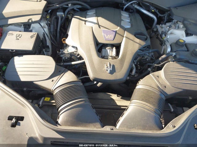 2018 MASERATI LEVANTE ZN661YUAXJX292031 Photo 9